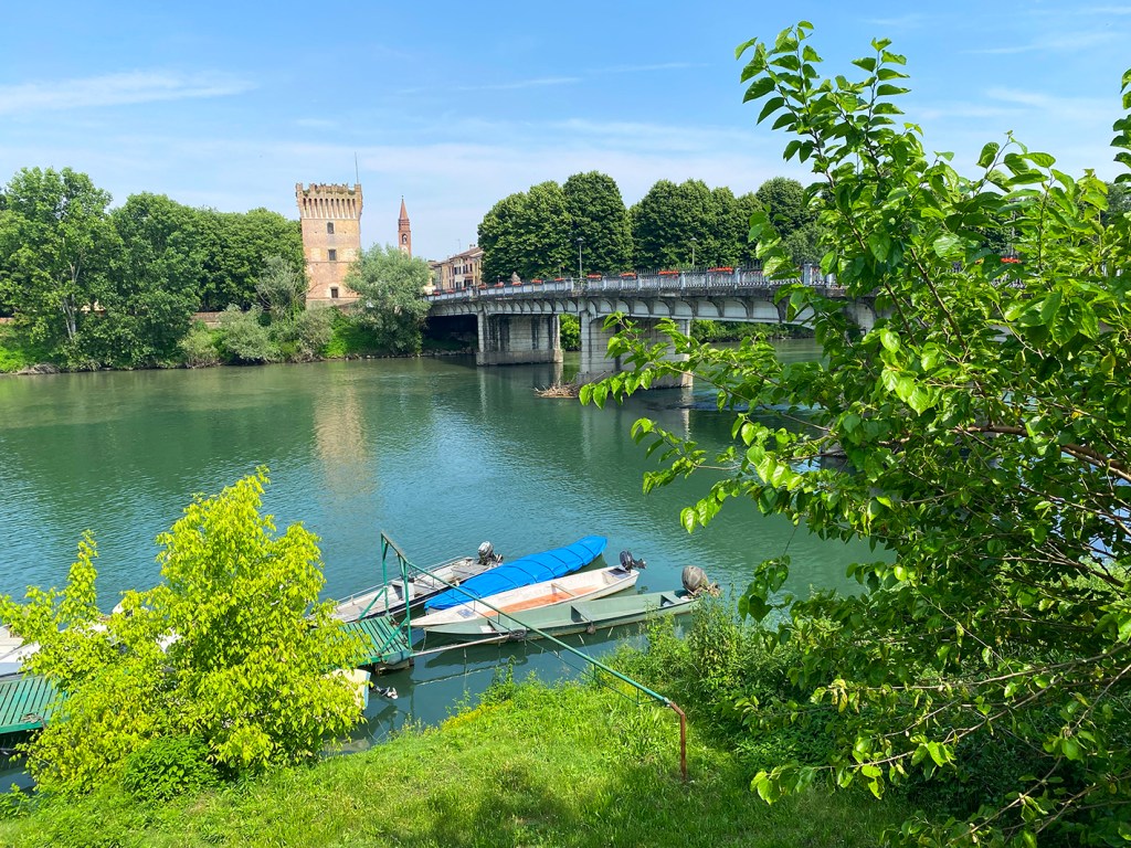 Un giorno a Pizzighettone: mura antiche, vicoli silenziosi e una gita in battello&nbsp;sull’Adda
