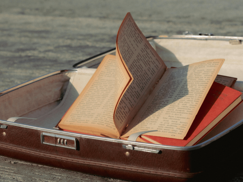 Libri da leggere ad aprile: 5 storie che ti porteranno&nbsp;altrove