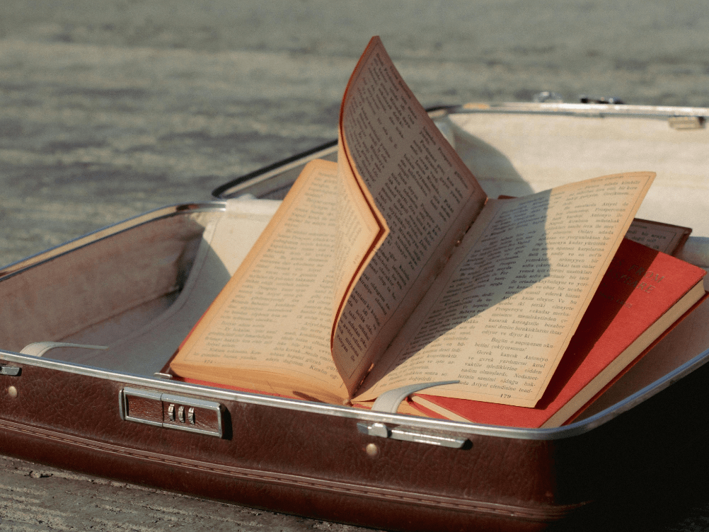 Libri da leggere ad aprile: 5 storie che ti porteranno&nbsp;altrove