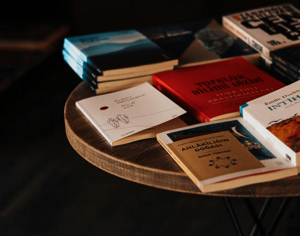 Il tavolo della solitudine: riflessioni da un book party